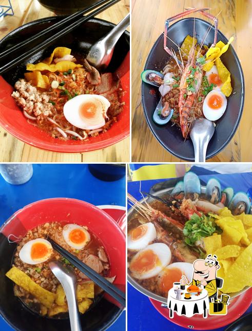 ก๊วยเตี๋ยวไข่ต้มยำ