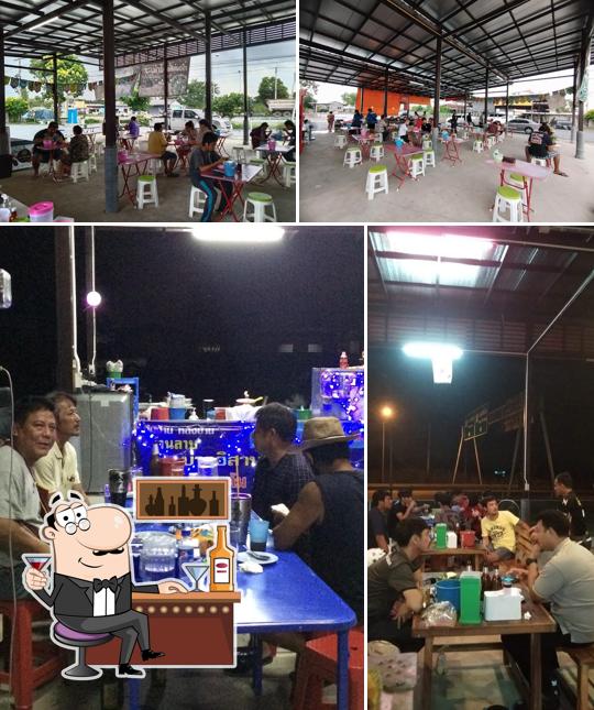 อิ่มพุง ข้าวแกง รสเด็ด ลาดบัวหลวง