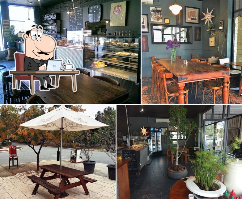 Moss Black Cafe