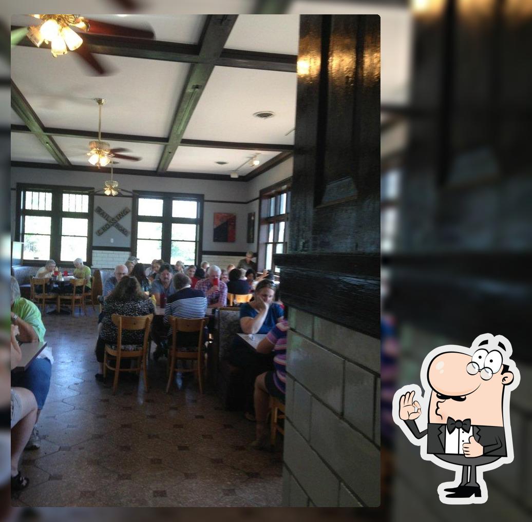 Pioneer's Bar & Grill