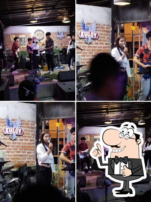 ครัว ณ หัวสะพาน Bar & Restaurant