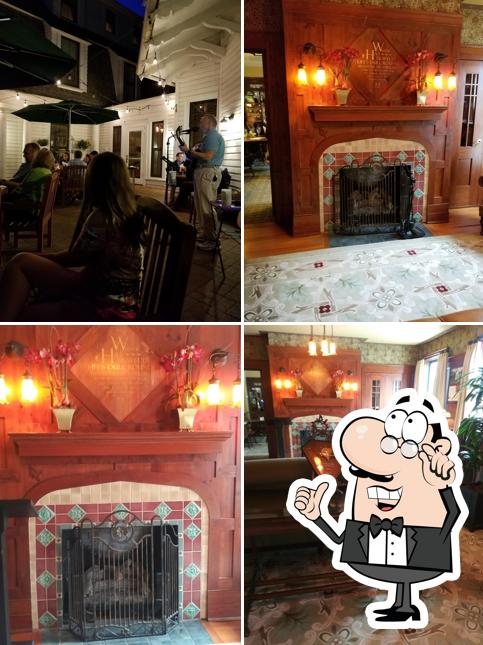 The Tavern at The Holly Inn