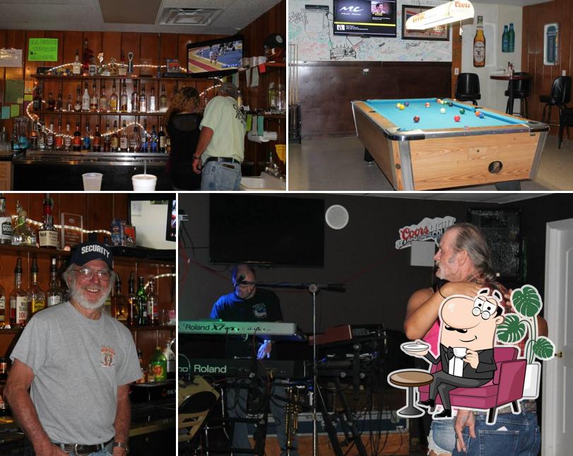 Cadallic Ron's Bar and Grill