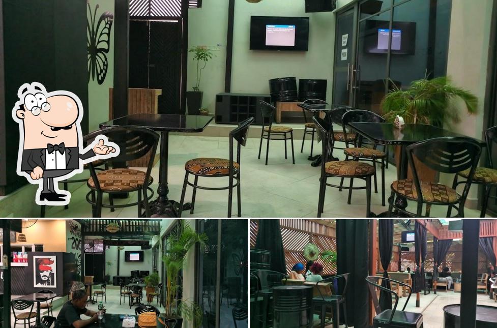 AVENUE 205 RESTAURANT & LOUNGE