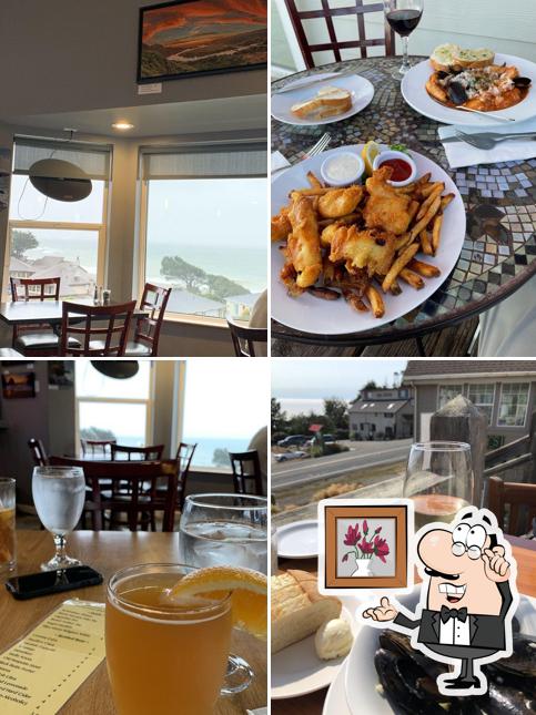 Cove Azul Bar & Grill