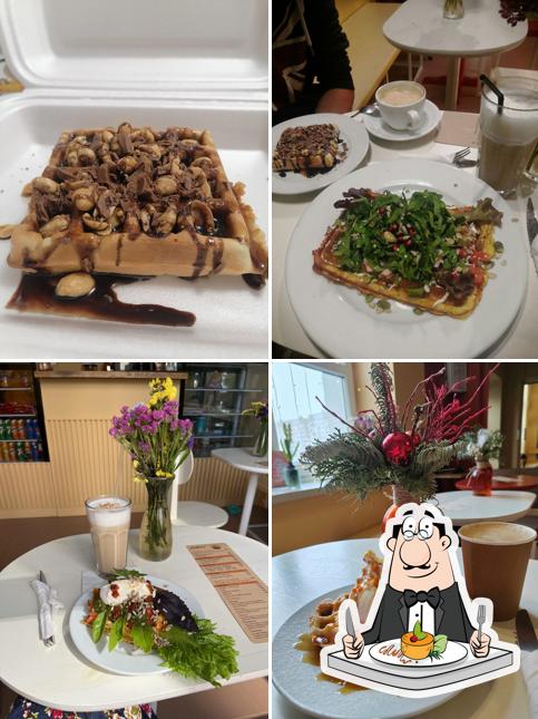 Кофе и вафли