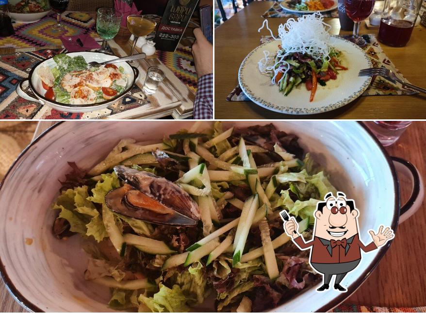 Еда в "Шарях-Вари"