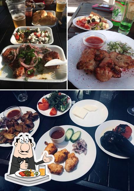 Летнее кафе в парке Авиаторов