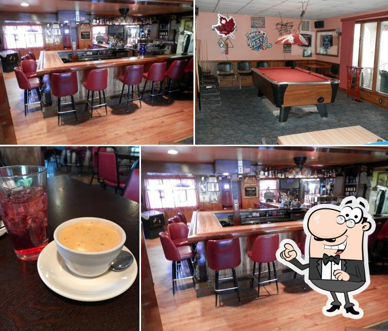 Ron's Crooked Hill Tavern