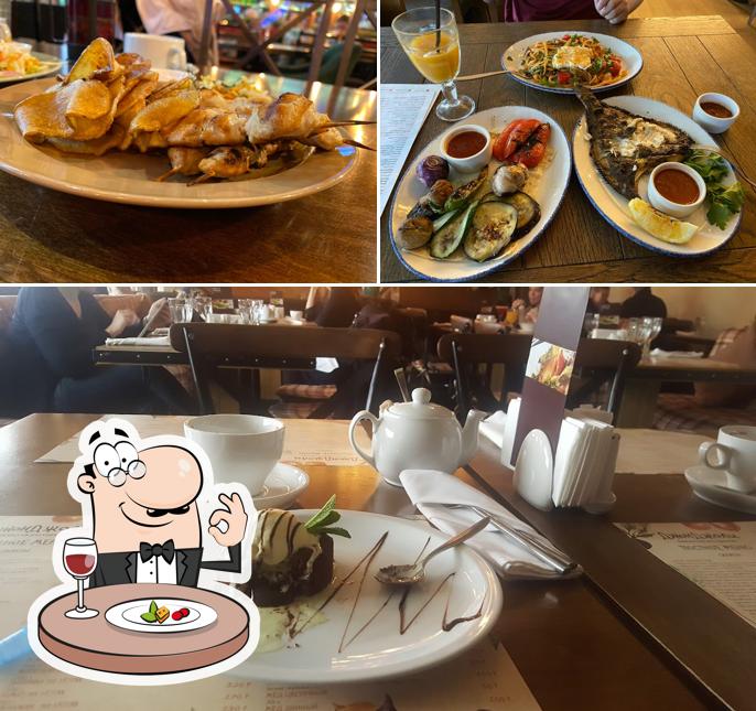 Еда в "ДжонДжолях"