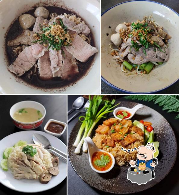 ดีแท้ ก๋วยเตี๋ยวเรือรสเด็ด สาขาพุนพิน(กม.0)
