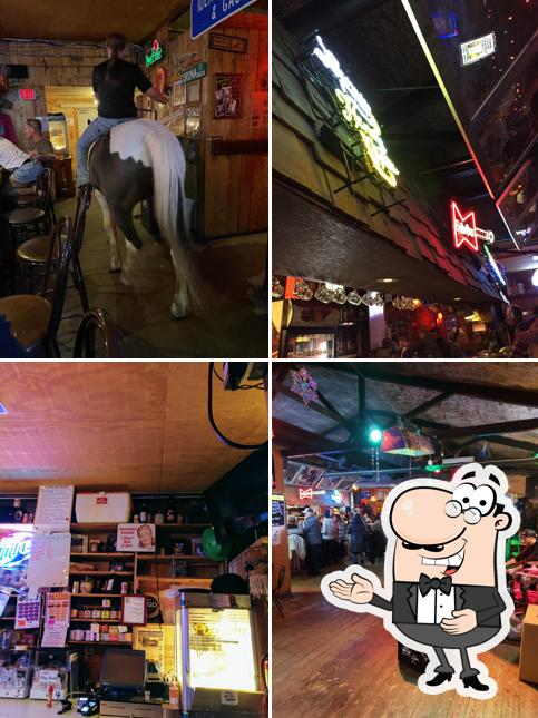 Old Milwaukee Club Saloon & Eatery