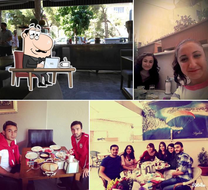 Reyhan Cafe