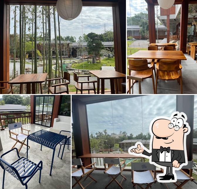 The bull and flower cafe and eatery