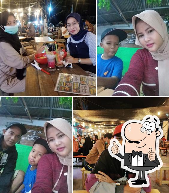 Rumah Makan Tanah Segar Khas Sunda