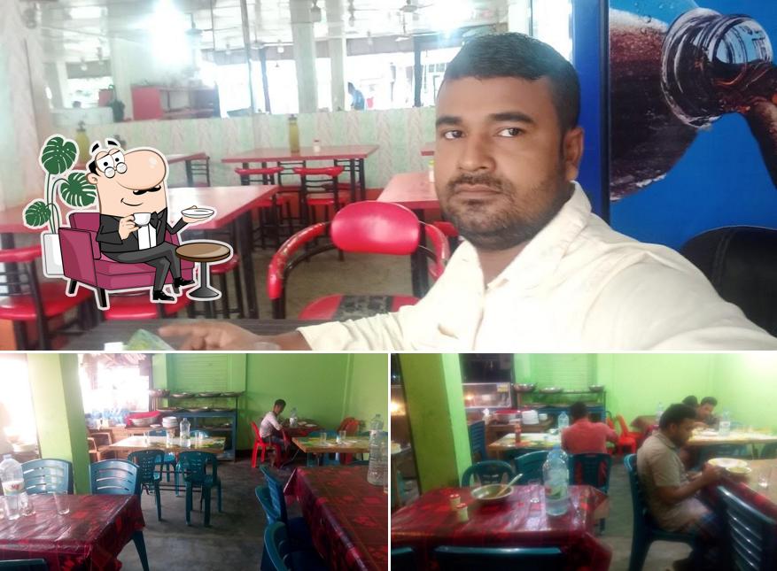 লালমনি হোটেল