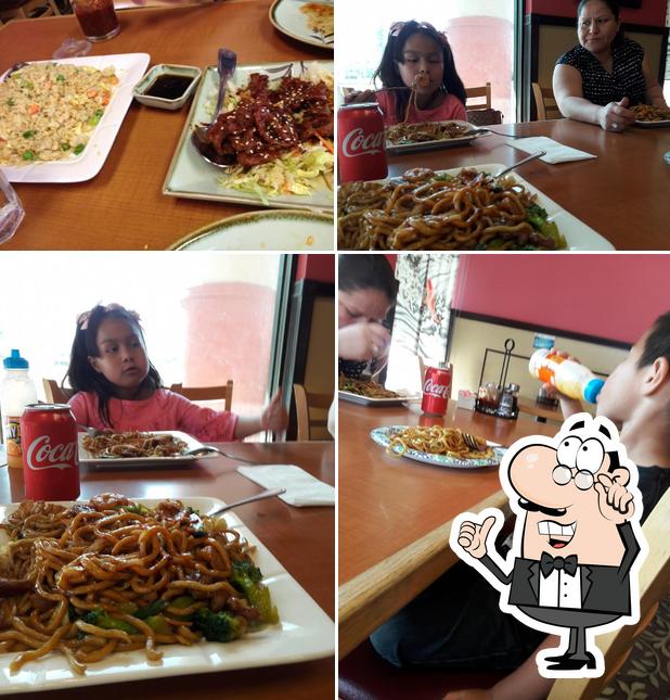 Lo's China Bistro