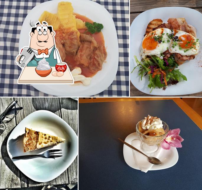 Apple Quarters Cafe
