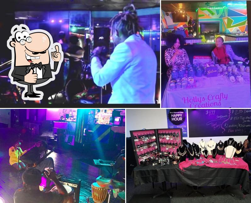 Charm'd Lounge
