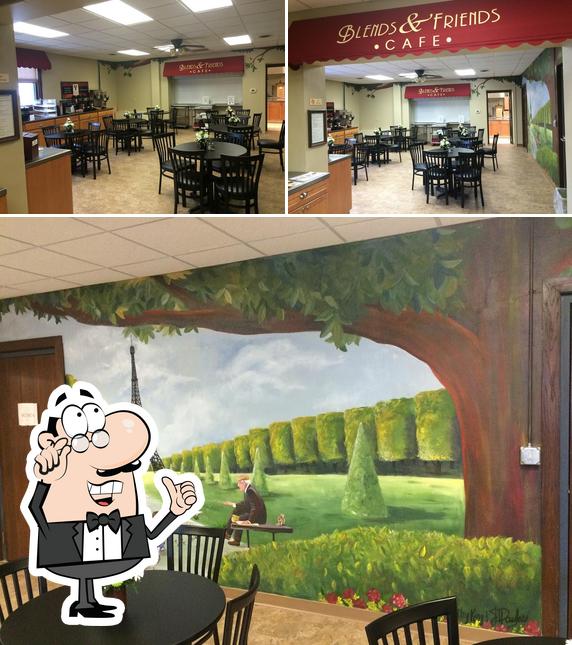 Blends & Friends Cafe