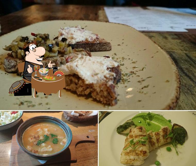 Еда в "Траттории Лимончелло"