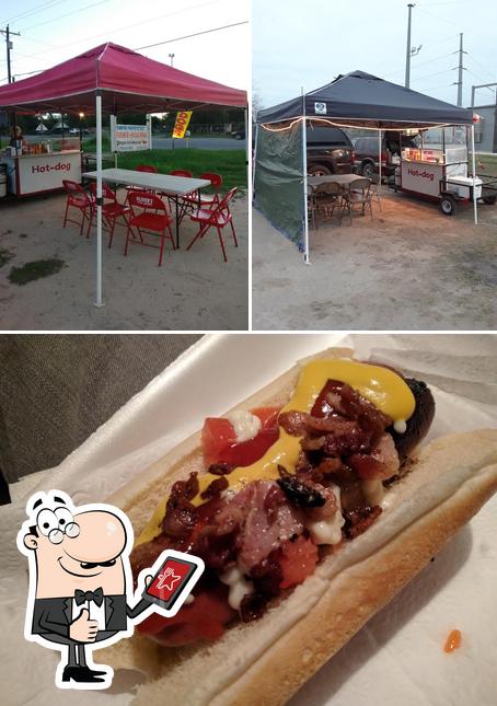 Oliver's Hotdogs & Burgers