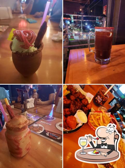 Santas Alitas Montebello