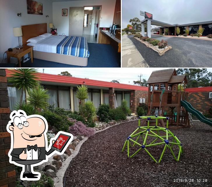 Statesman Motor Inn