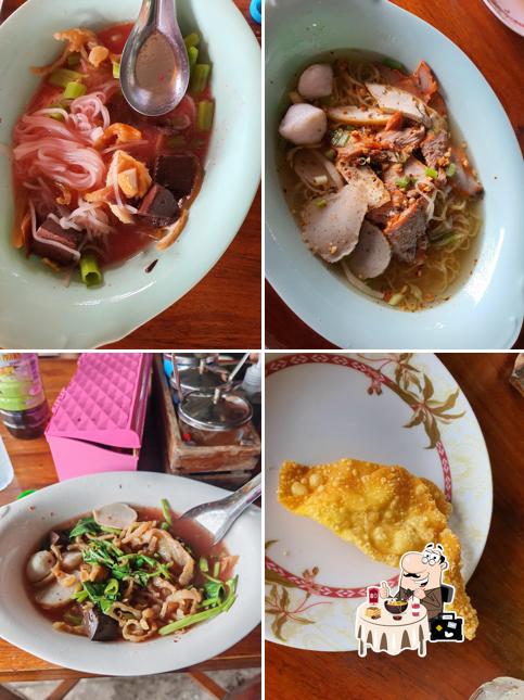 ก๋วยเตี๋ยวโอเล่ เย็นตาโฟเส้นแมงกระพรุน