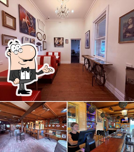 Hog Bay Saloon