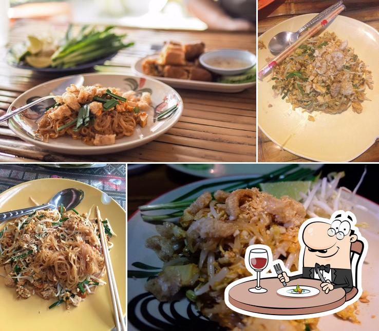 ครัวบ้านยิ้ม Thai Cuisine