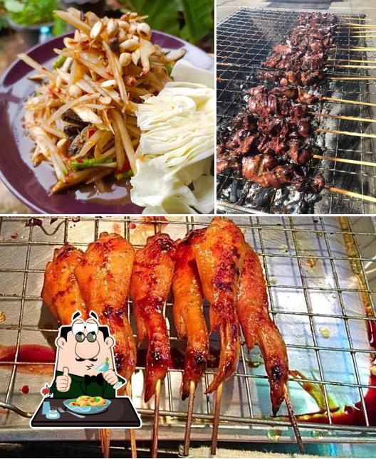 ส้มตำ ไก่ย่าง (ร่มแดง)