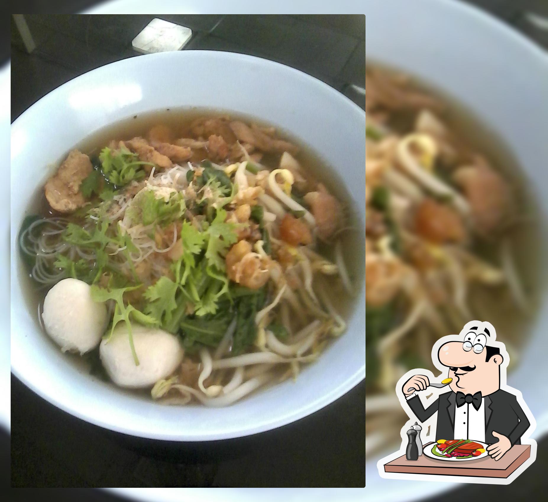 ก๋วยเตี๋ยวหมูตุ๋น แม่ทองใบ