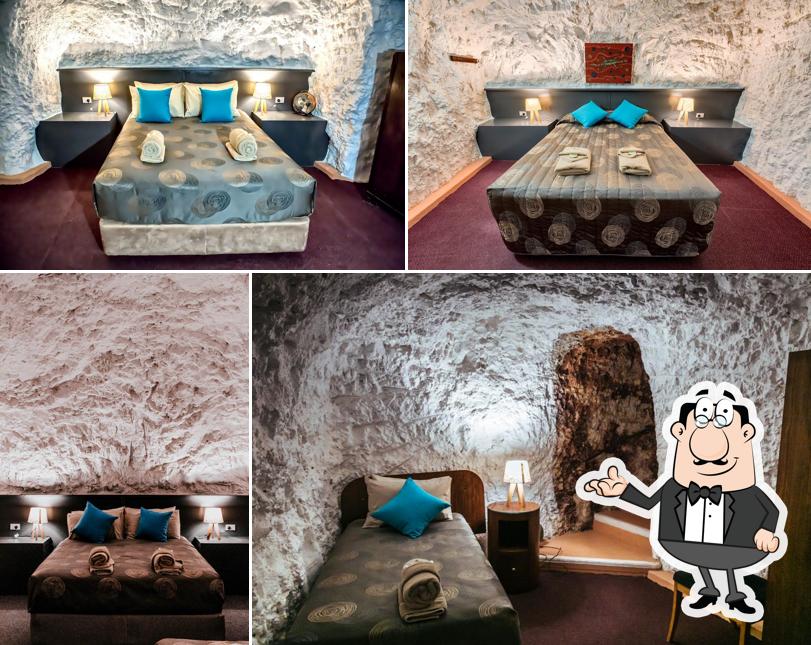 White Cliffs Underground Motel