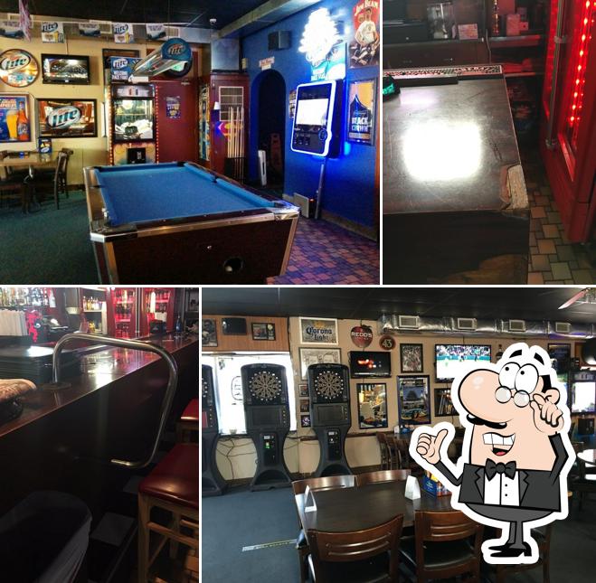 Mike's Speedway Lounge Group