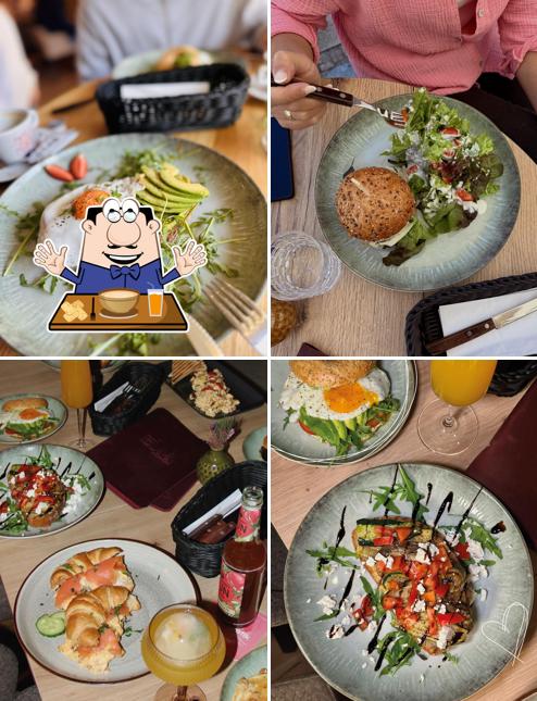 ELAA Café, Bistro, Bar
