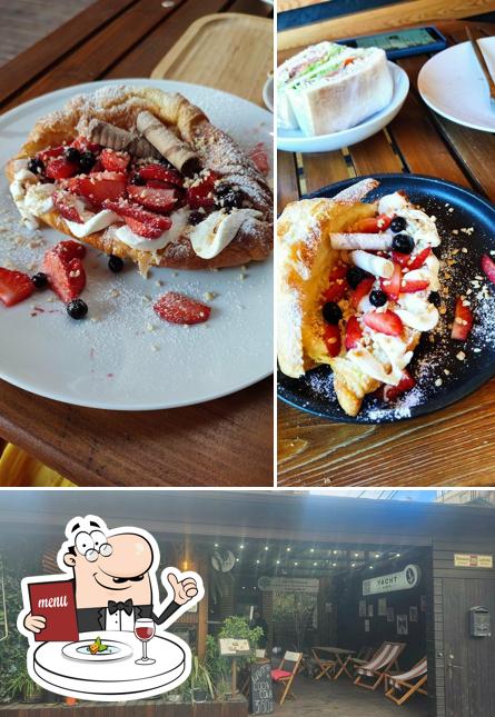 Еда и внутреннее оформление - все это можно увидеть на этом фото из Yacht Cafe