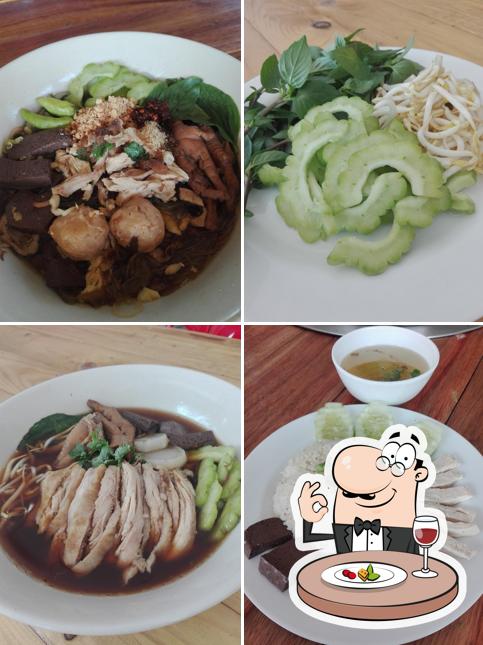 ร้านคำโตก๋วยเตี๋ยวไก่มะระ