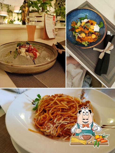 Спагетти болоньезе в "Пармезане"