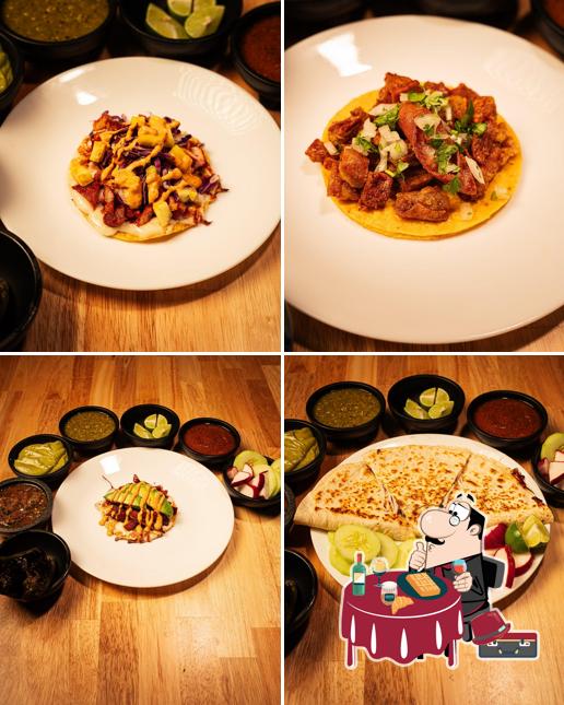 TACOS LOS POCHOS