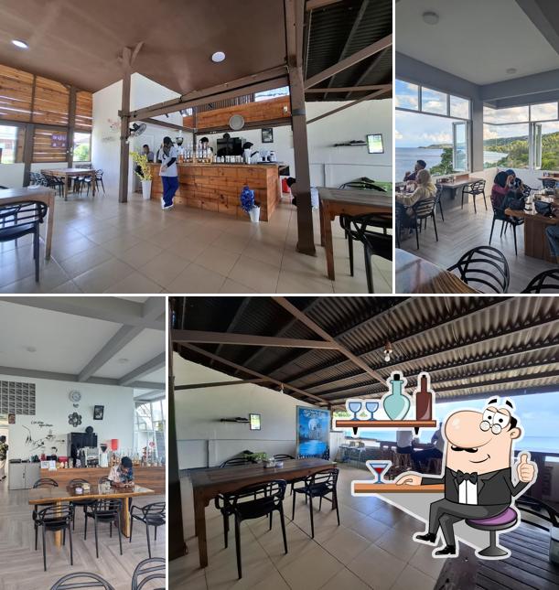 MOON CAFE