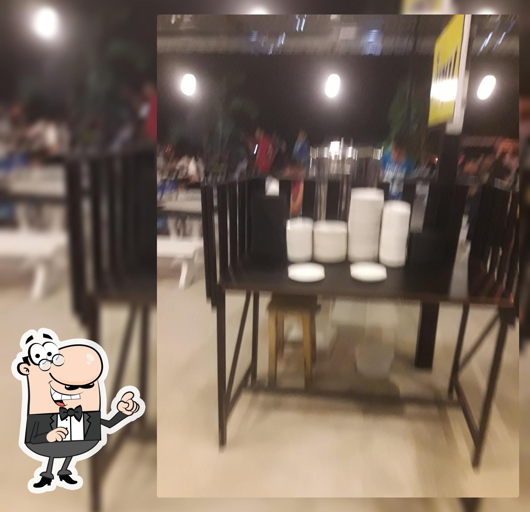 ร้านหมูกระทะ เก้าอี้ไม้