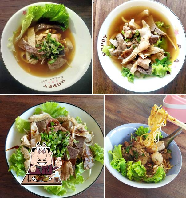 ก๋วยเตี๋ยวไส้เนื้อสูตรโบราณ ยายเล็ก-เจ้าเก่าจำปาหล่อ