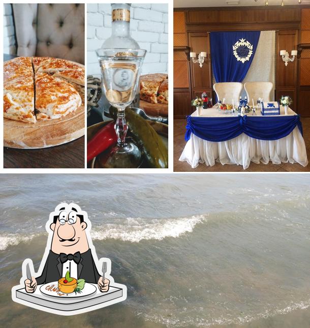 Взгляните на это фото, где видны еда и внешнее оформление в Ресторан Кавказ