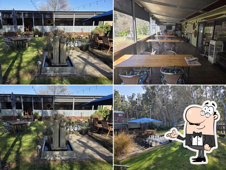 Swing Saw Cafe