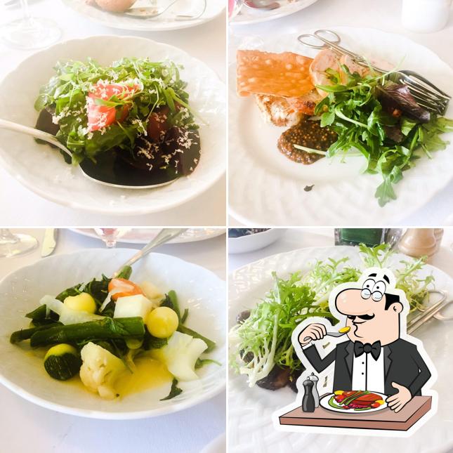 The Restaurant at Weekapaug Inn