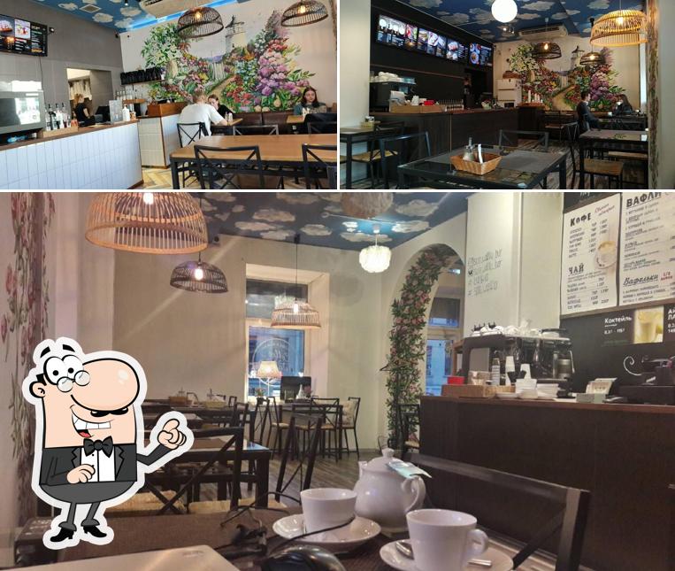 Посмотрите на внутренний интерьер "Кофе и Вафли"