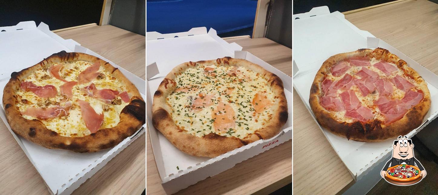 Chez Marcel's pizzas