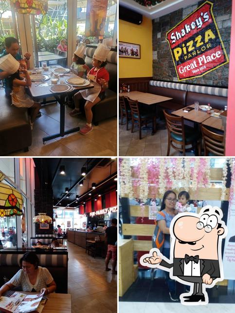 Shakey's Robinsons Naga