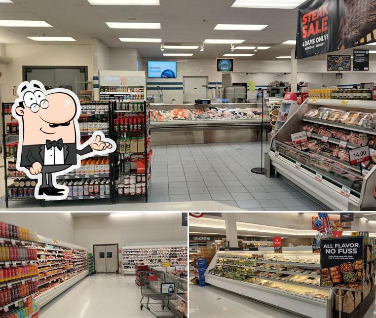 Hy-Vee Grocery Store